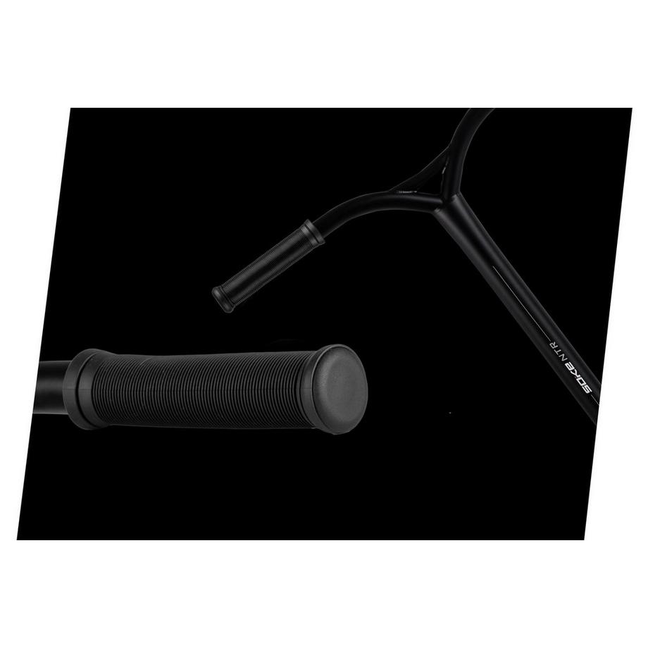 B2X  Schwarze Griffe für Roller 142mm G3 - 2 Stk 