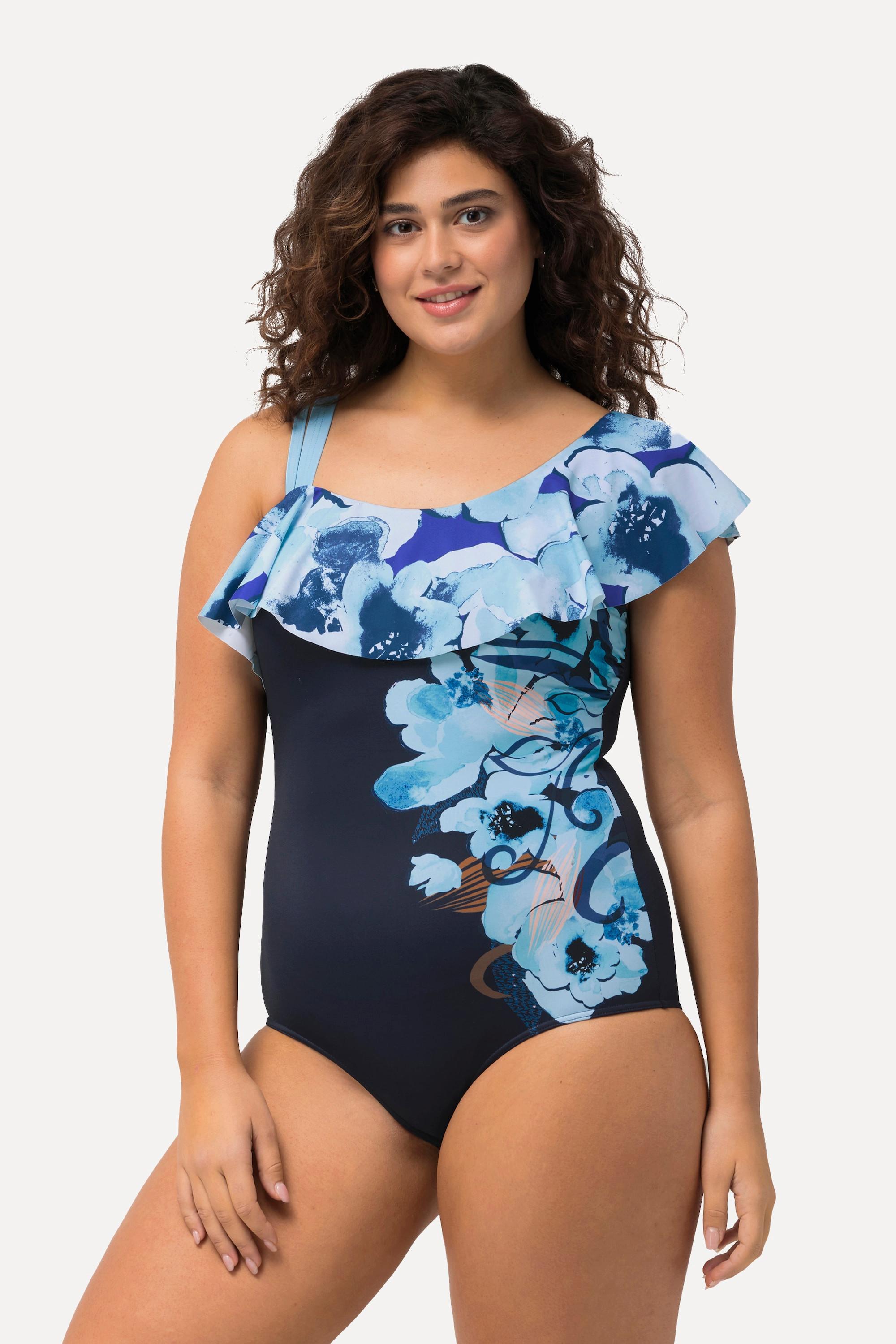 Ulla Popken  Maillot de bain à fleurs, bonnets souples et volant. Décolleté asymétrique 