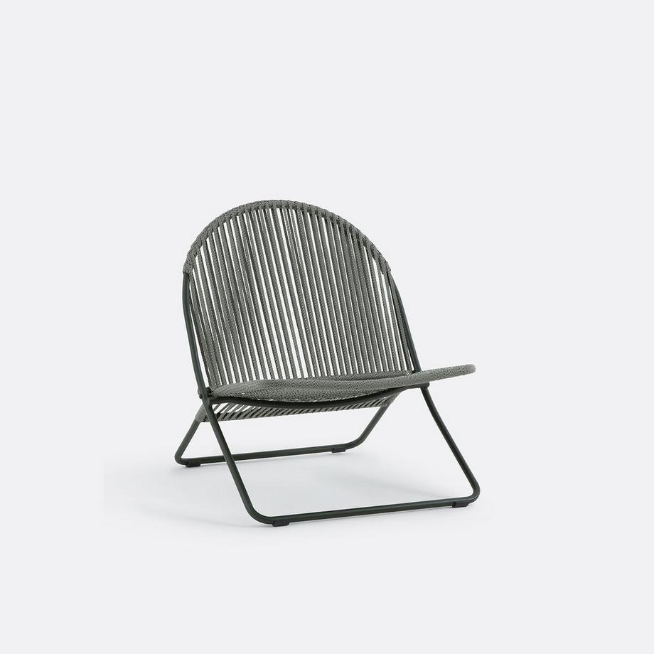 Fauteuil bas de jardin en corde tressée