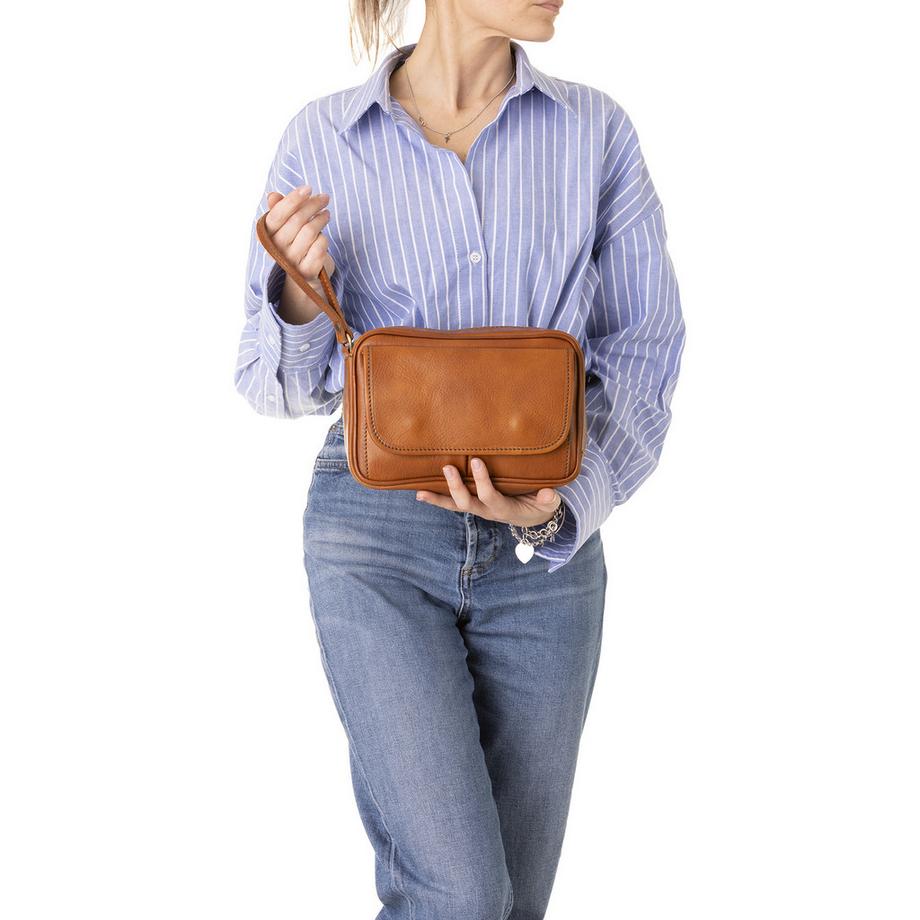 Viola Castellani Pochette  