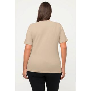 Ulla Popken  T-shirt di cotone biologico con PURE, scollatura a V e mezze maniche 