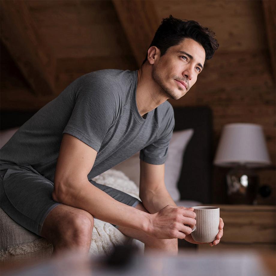 STAY WARM SLEEP T-SHIRT MEN