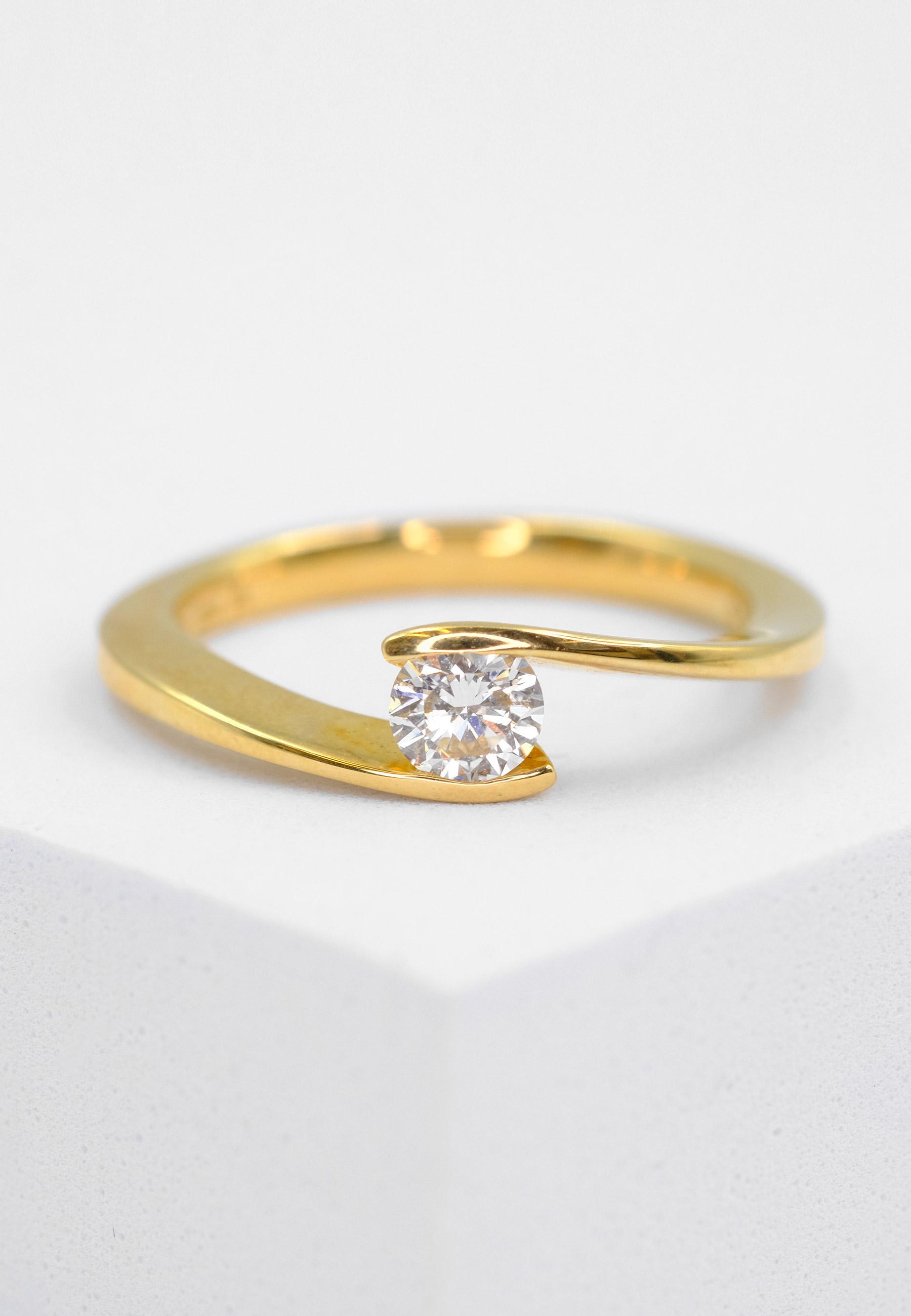 MUAU Schmuck  Solitaire Ring Diamant 0.30ct. Gelbgold 750 