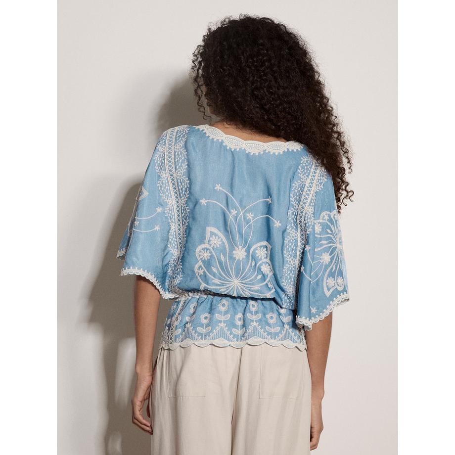 APRICOT Blouse à broderie florale  