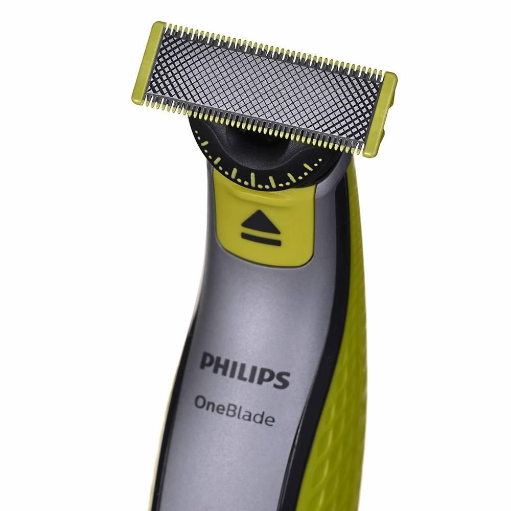 PHILIPS Rasoir Philips OneBlade 360 face à l'eau  