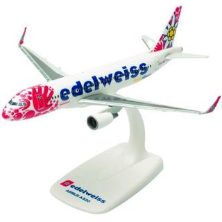 Herpa  Snap-Fit Modello di Aereo Edelweiss Air Airbus A320 Help Alliance (1:200) 