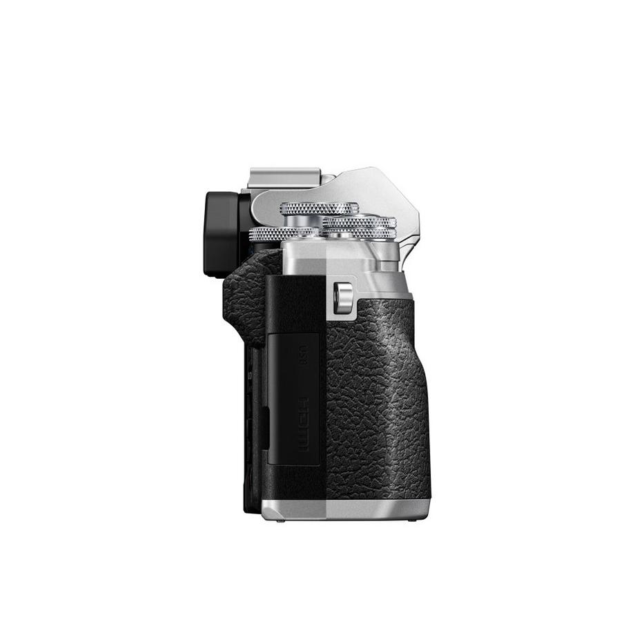 OLYMPUS  OM-D E‑M10 Mark IV + 14-150mm 