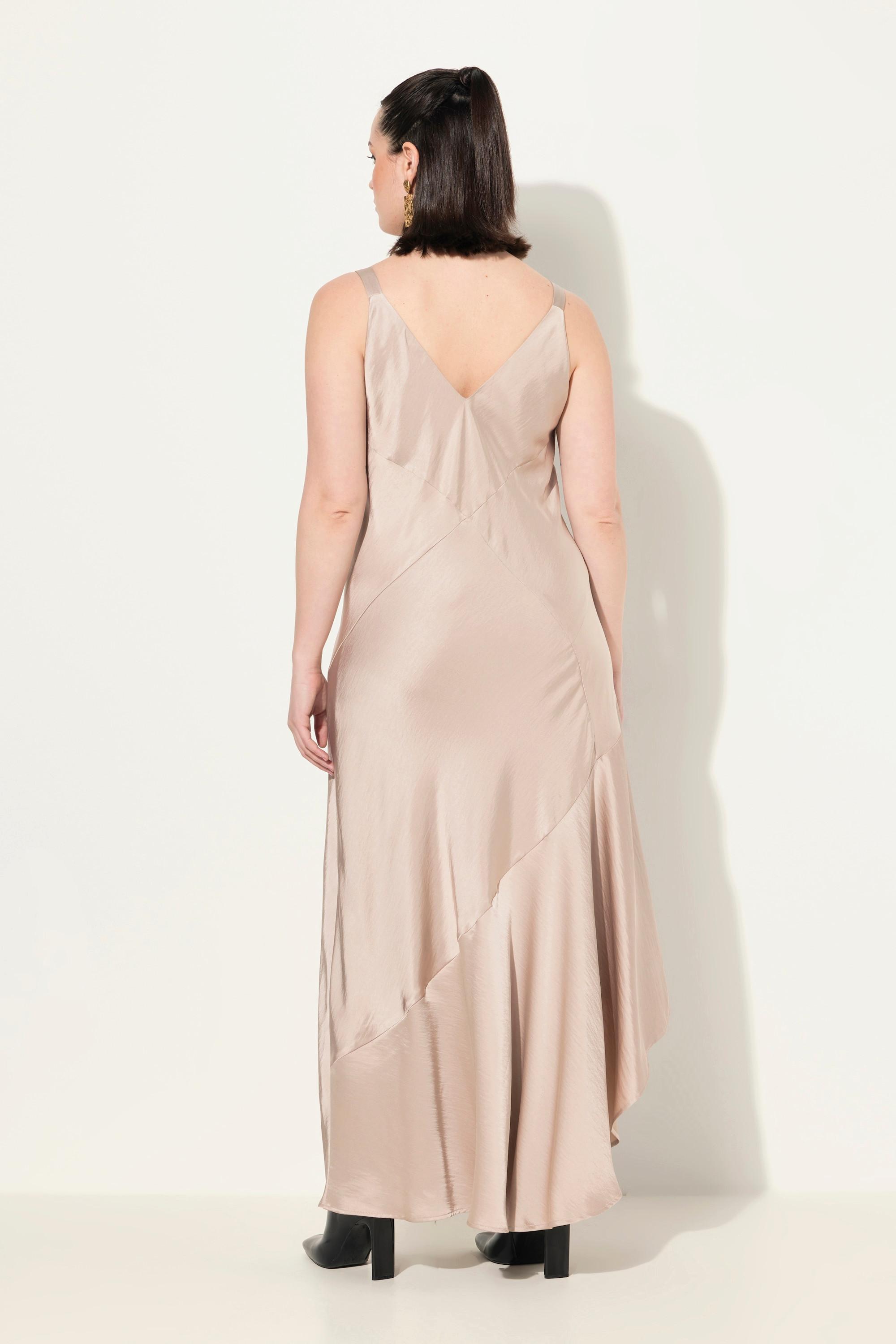 Ulla Popken  Robe maxi en satin, sans manches. Silhouette en A et décolleté en V. 