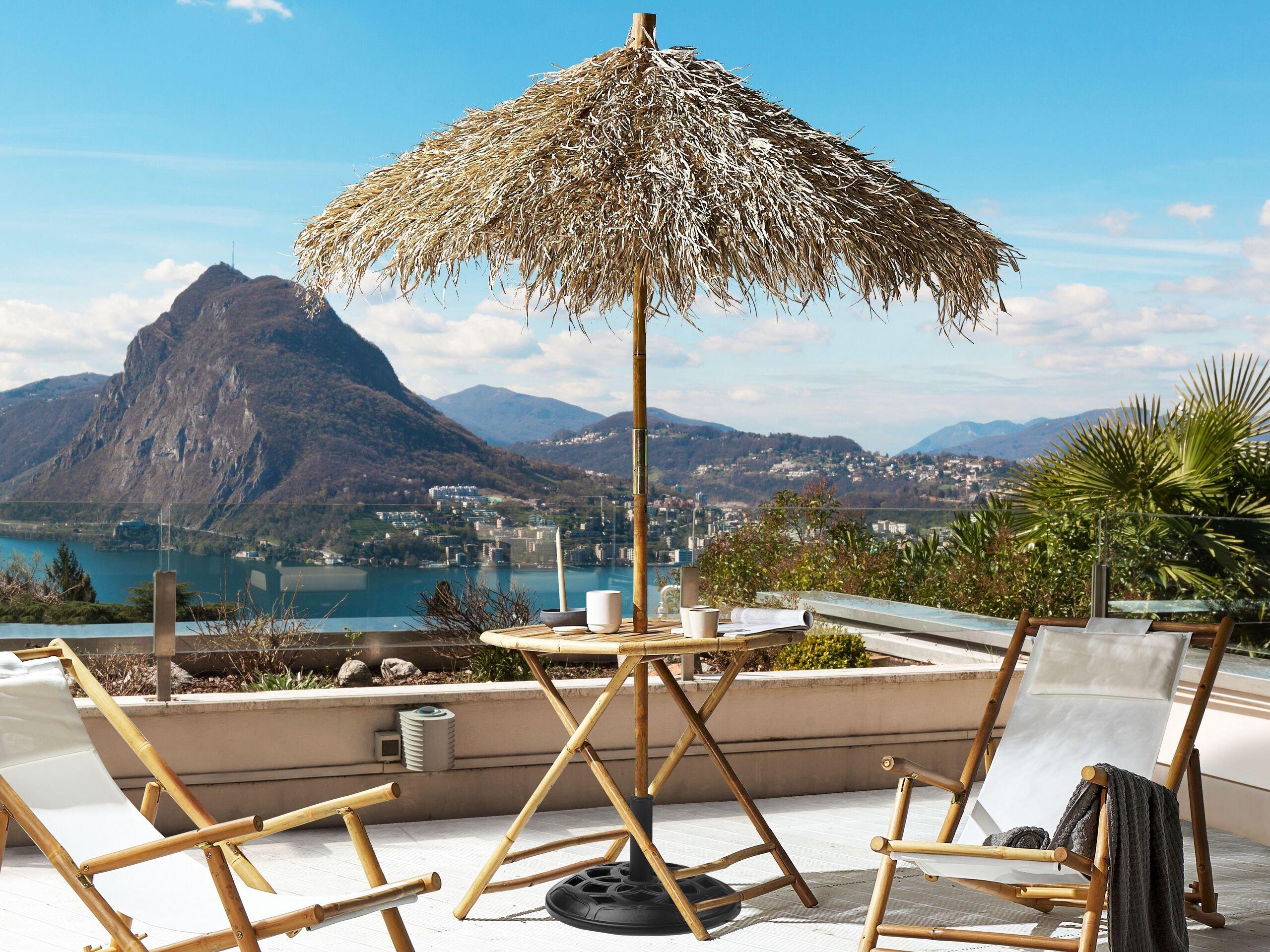 Beliani Table avec parasol en Bambou Boho MOLISE  