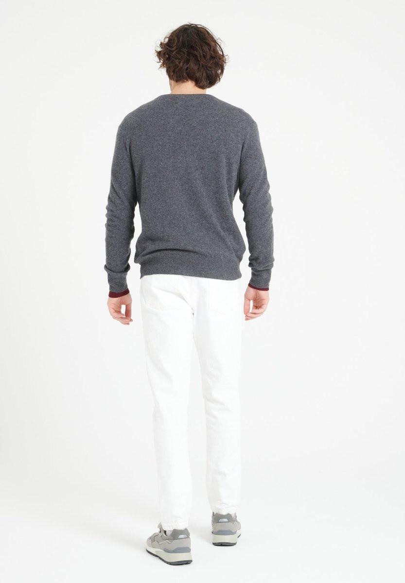 Studio Cashmere8  LUKE 1 Maglione con scollo a V - 100% cashmere 