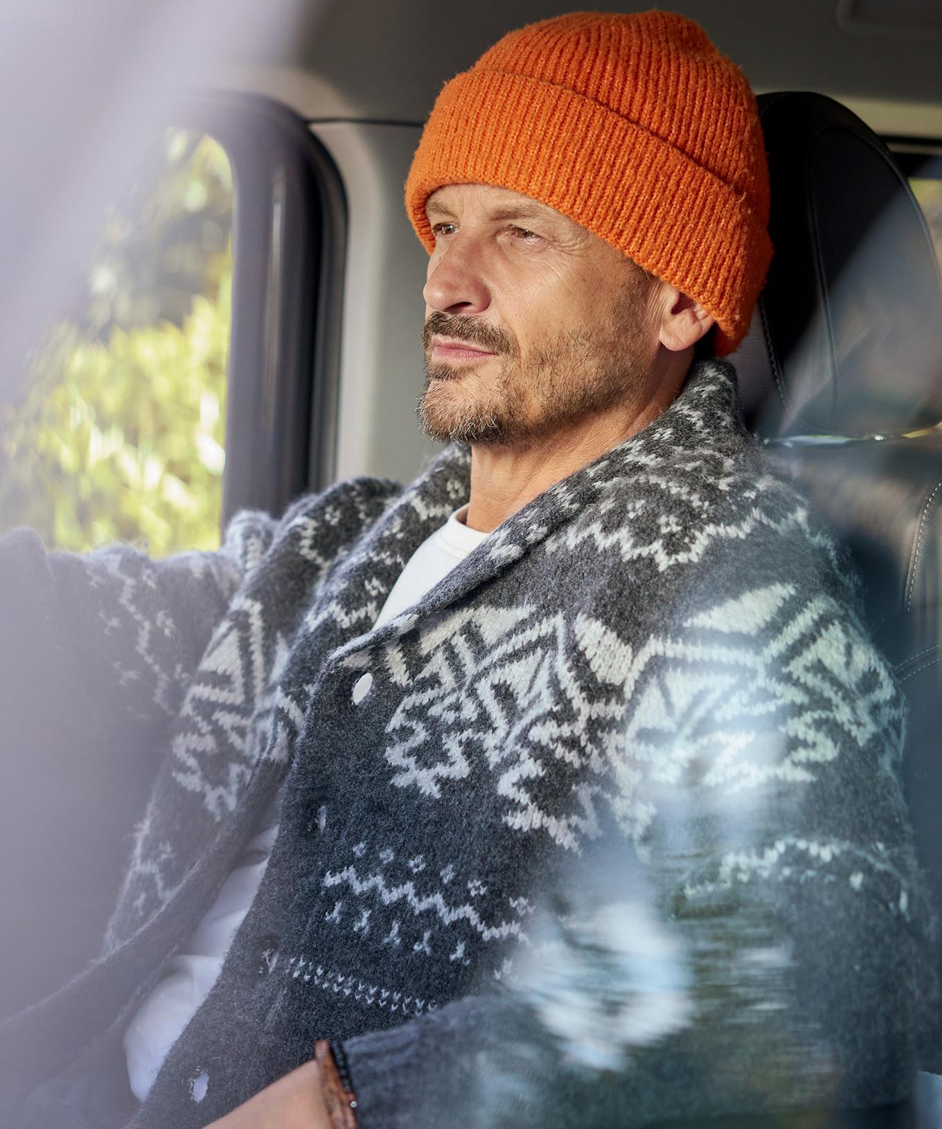 Joe Browns Cardigan lavorato a maglia alla moda con bottoni  