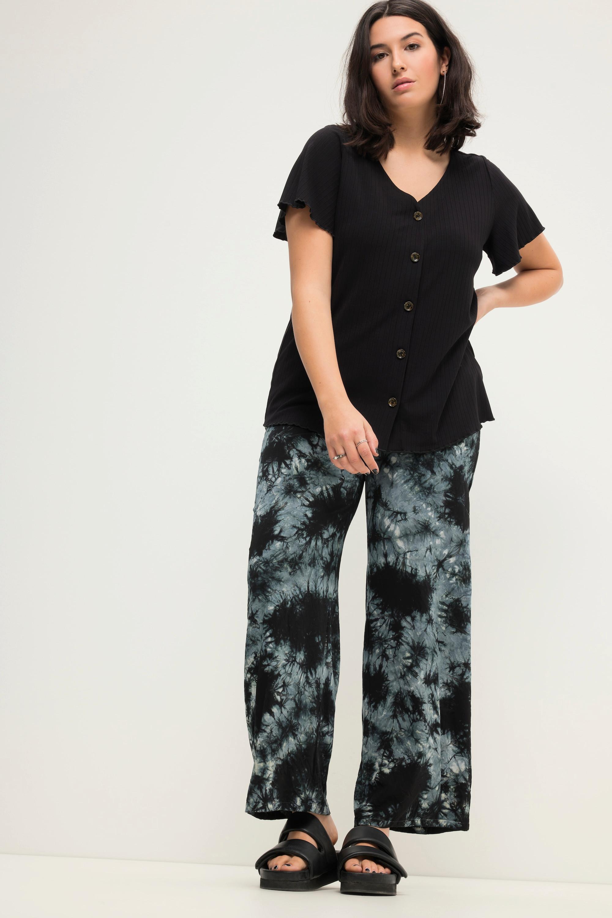 Studio Untold  Pantalon taille haute à jambes larges et taille partiellement élastique. Imprimé batik 