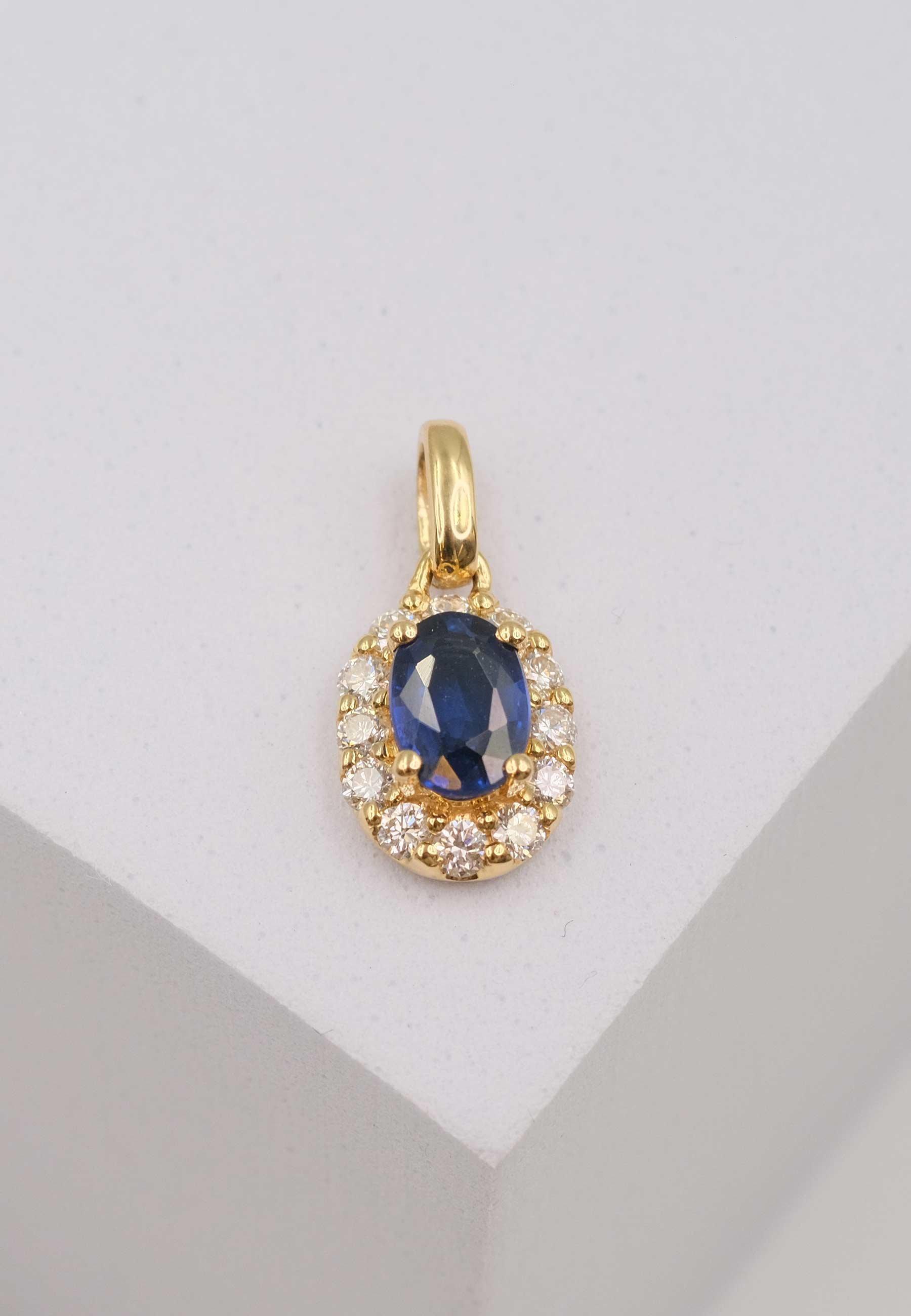 MUAU Schmuck  Anhänger Gelbgold 750 Saphir 0.65ct. Brillanten 0.24ct. 16x8mm 