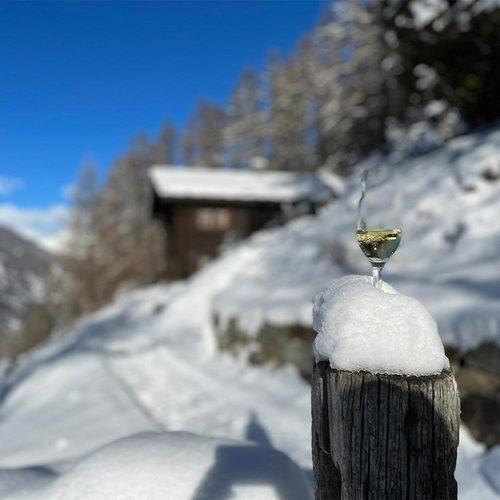 Image of Winterliche Bergübernachtung Im Wallis - 2 Nächte Inkl. Frühstück Und Whirlpool (für 2 Personen) Unisex
