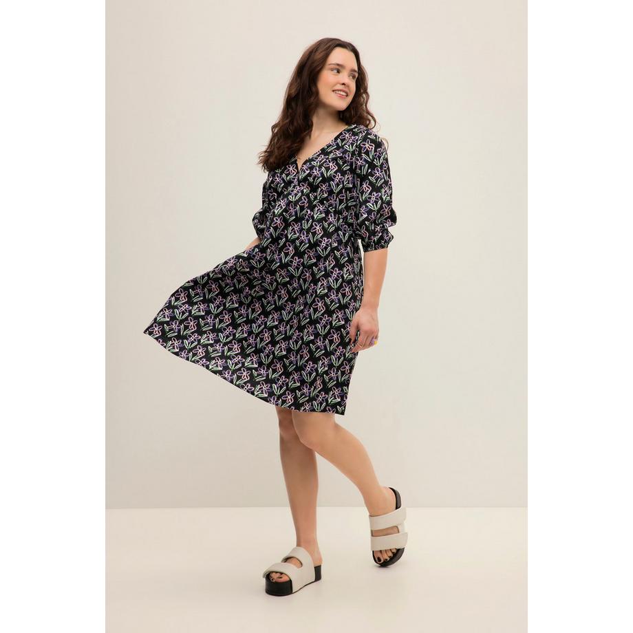 Studio Untold Mini A-Linien Blumenkleid mit V-Ausschnitt und weiten 3/4-Ärmeln  