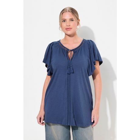 Ulla Popken  T-shirt col tunisien et manches courtes chauve-souris. Galons fantaisie. 