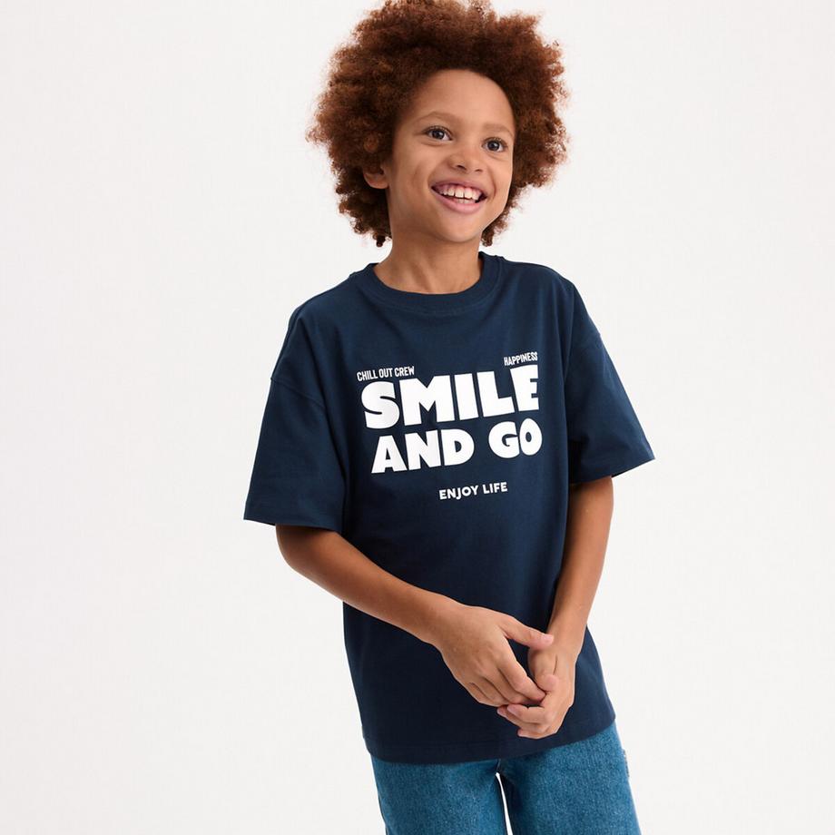 T-Shirt mit kurzen Ärmeln und Schriftzug