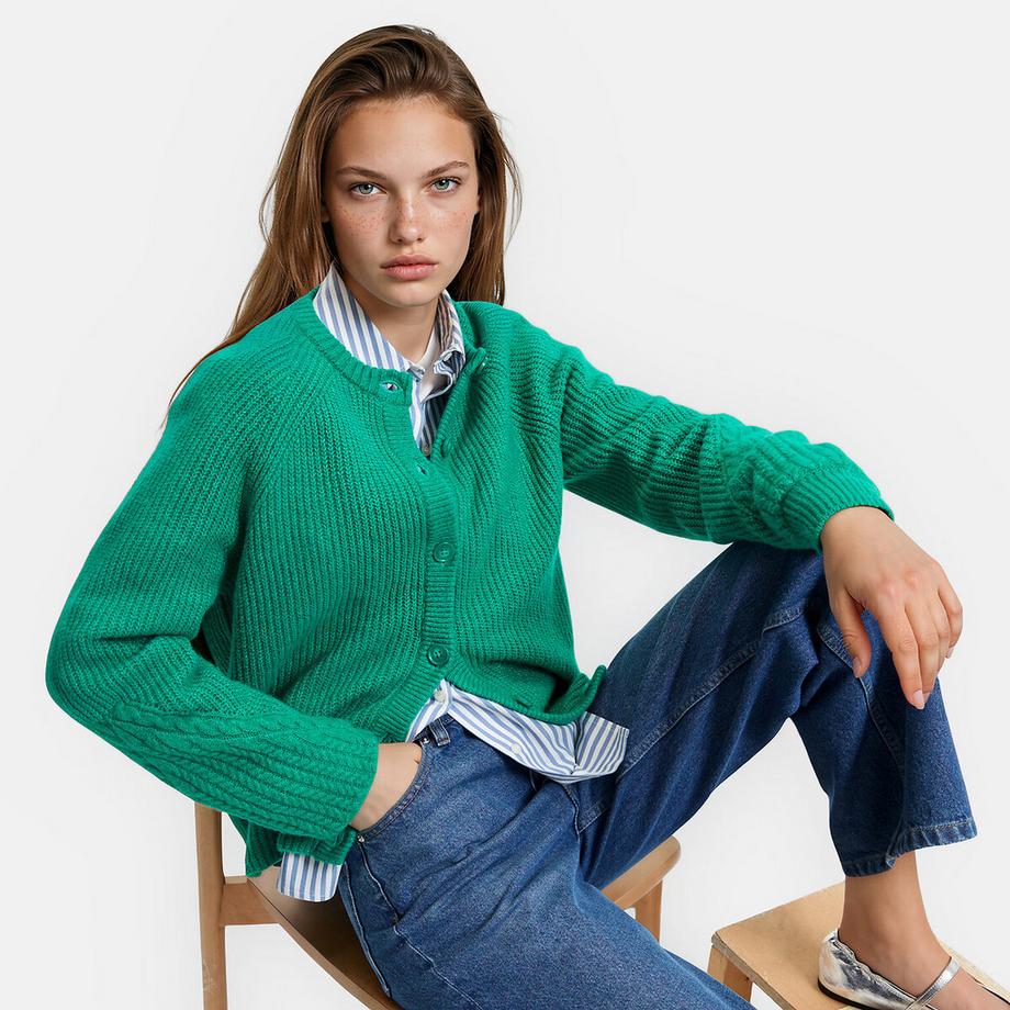Cardigan mit Rundhalsausschnitt aus geripptem Strick