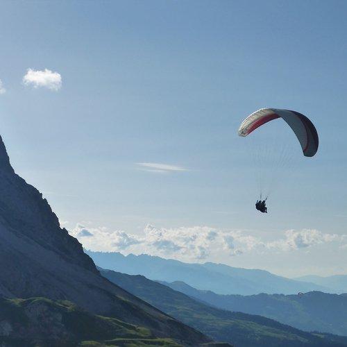 Image of Gleitschirmflug In Klosters (für 1 Person) Unisex