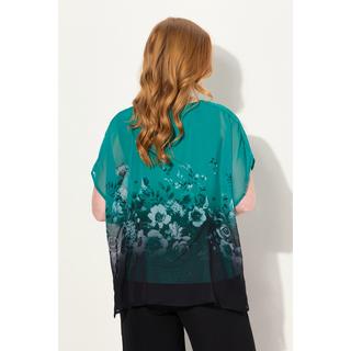 Ulla Popken  Blusa di chiffon a doppio strato con fiori, scollo rotondo e mezze maniche 