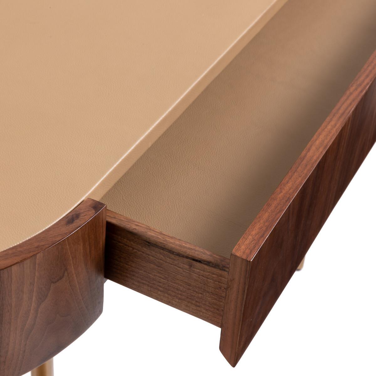 AM.PM Konsolenschreibtisch mit Walnussfurnier und Leder  