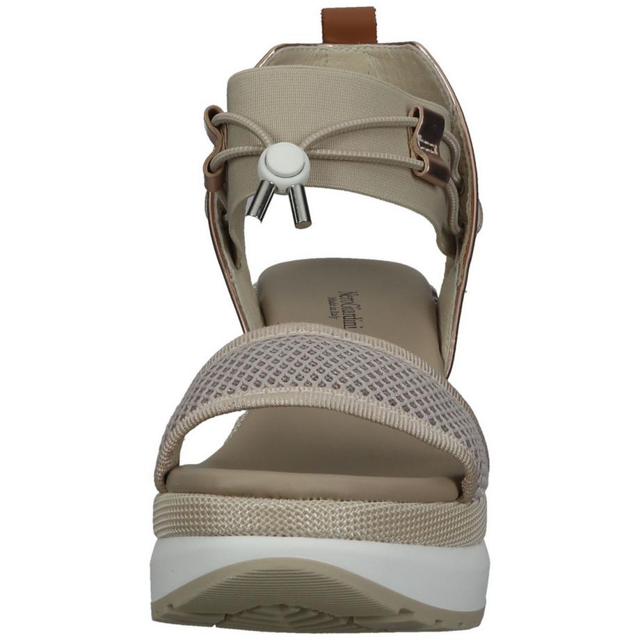 Nero Giardini Keilsandalen mit Metallic-Look  