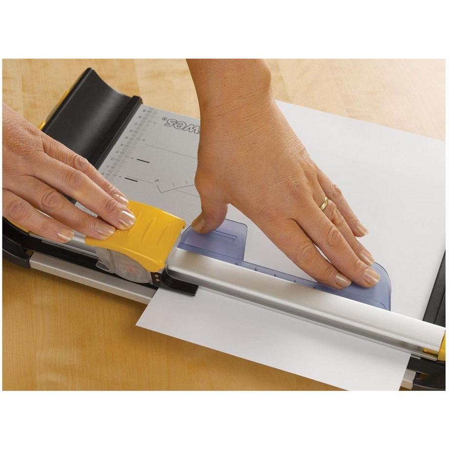 Fellowes FELLOWES Schneidemaschine A4 5410101 Neutron Plus  