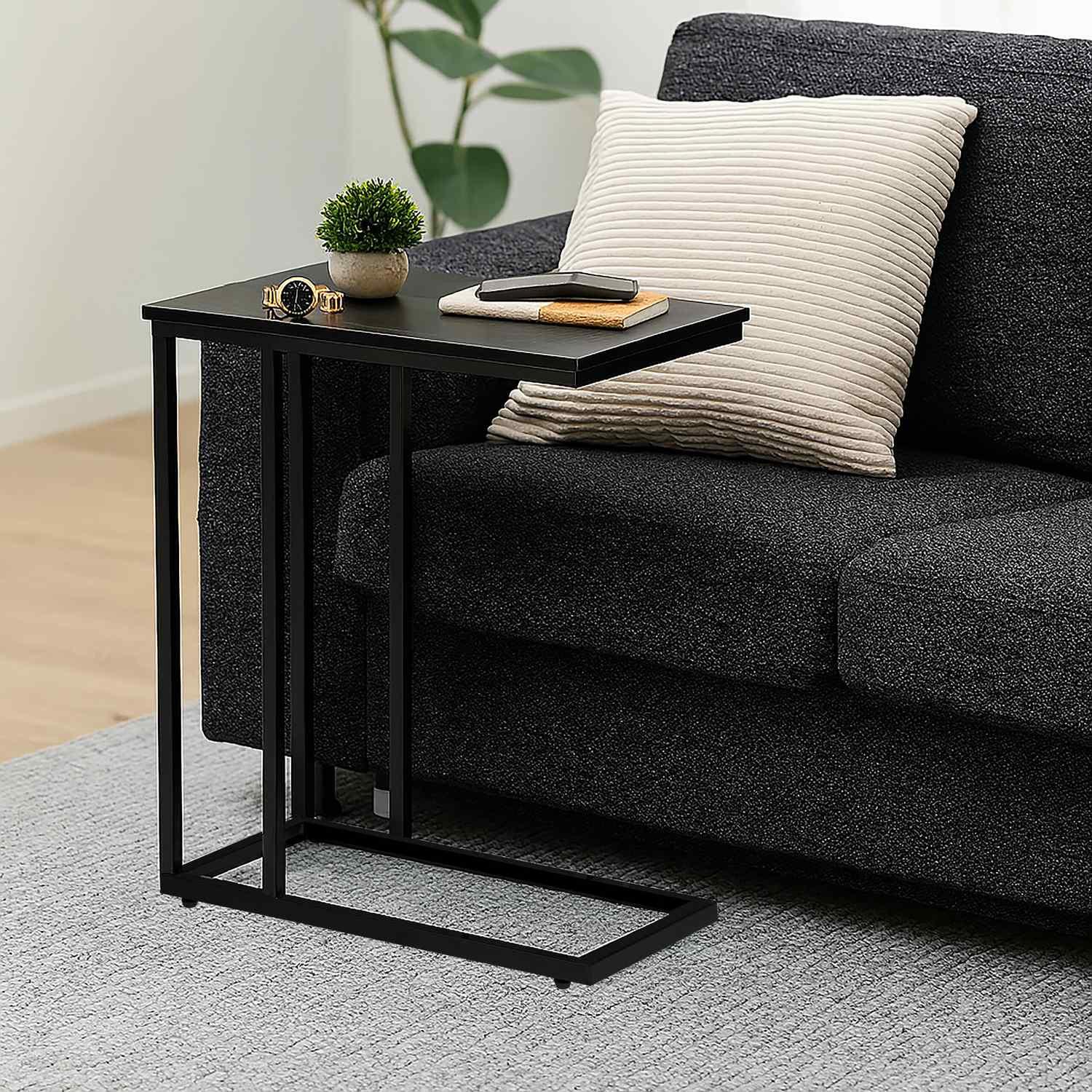 Northix Tavolino laterale a forma di C, ruote  