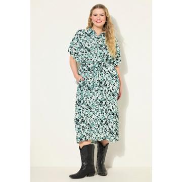 Robe-chemisier oversized longueur midi, imprimé all-over et ceinture à nouer à la taille. Col chemise