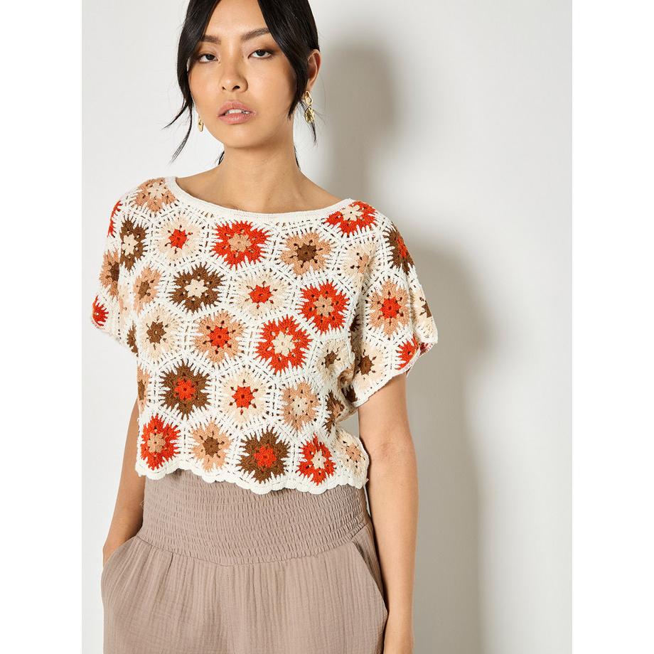 Top au crochet à fleurs hexagonales