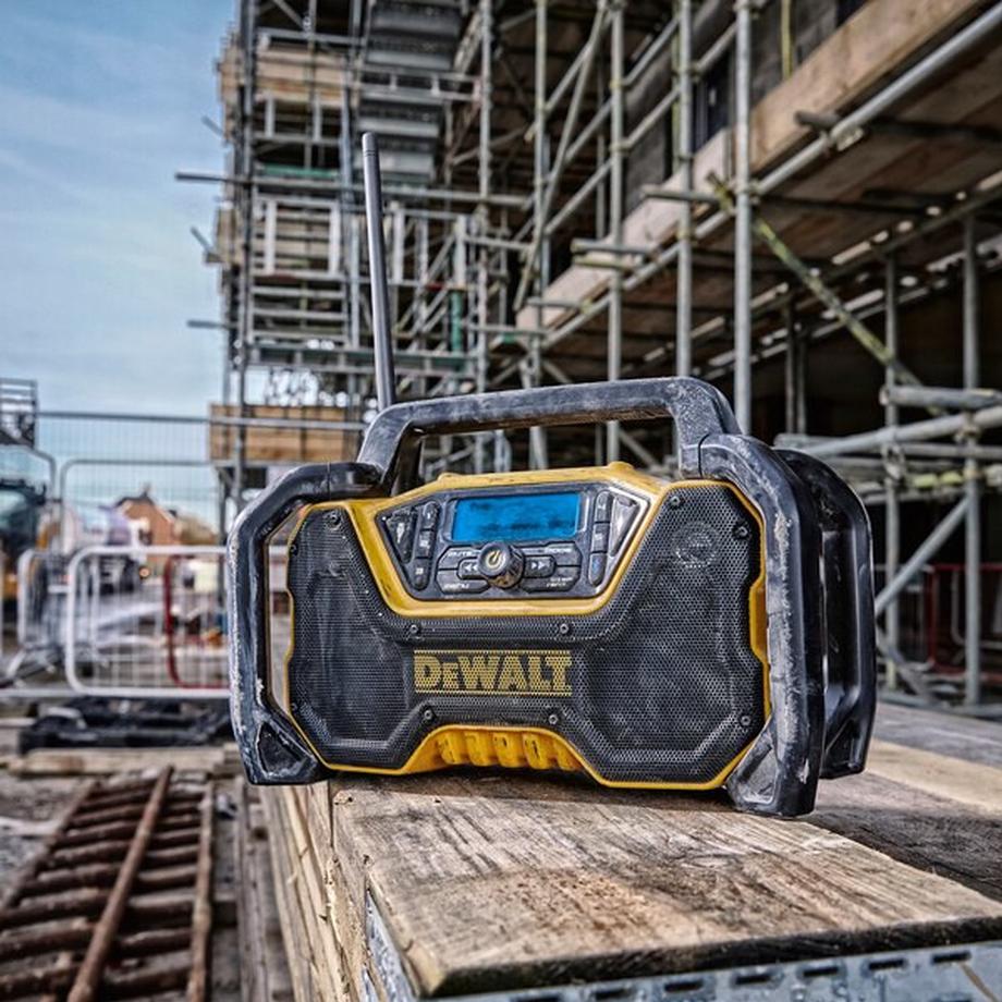 DeWALT  Baustellenradio Akku- & Netzbetrieb DAB+ 