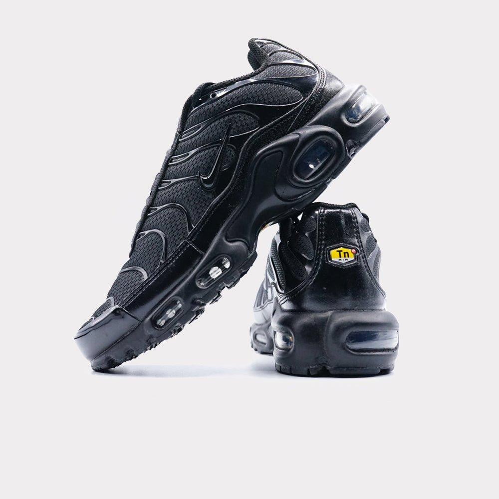 NIKE  Air Max Plus - Triple Black 