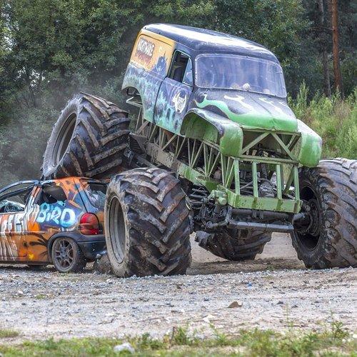 Image of Auto Crashen Im Monster Truck Unisex
