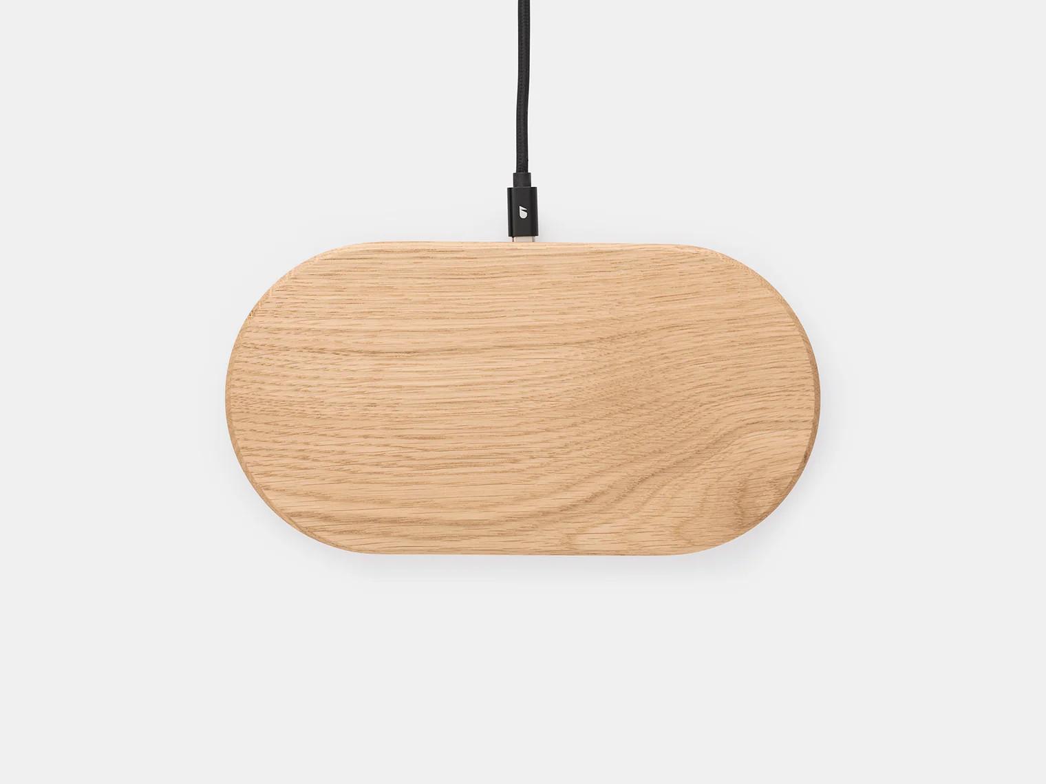 Image of Dual Slim Charging Pad Duales kabelloses Handy-Ladegerät - Eiche / UK (Adapter type G)