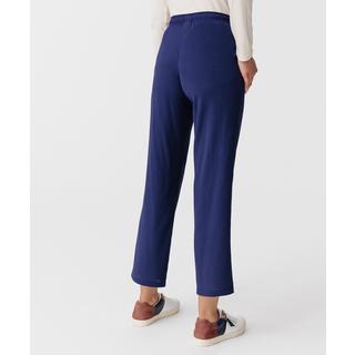 Damart  Pantalon en crépon. 