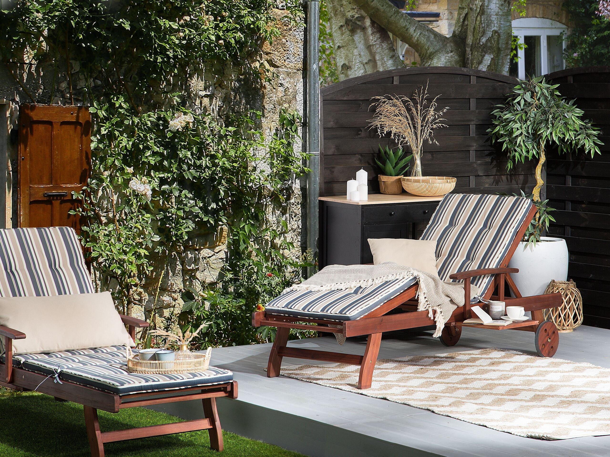 Beliani Lettino Prendisole con Cuscino en Legno d'acacia Classico TOSCANA  