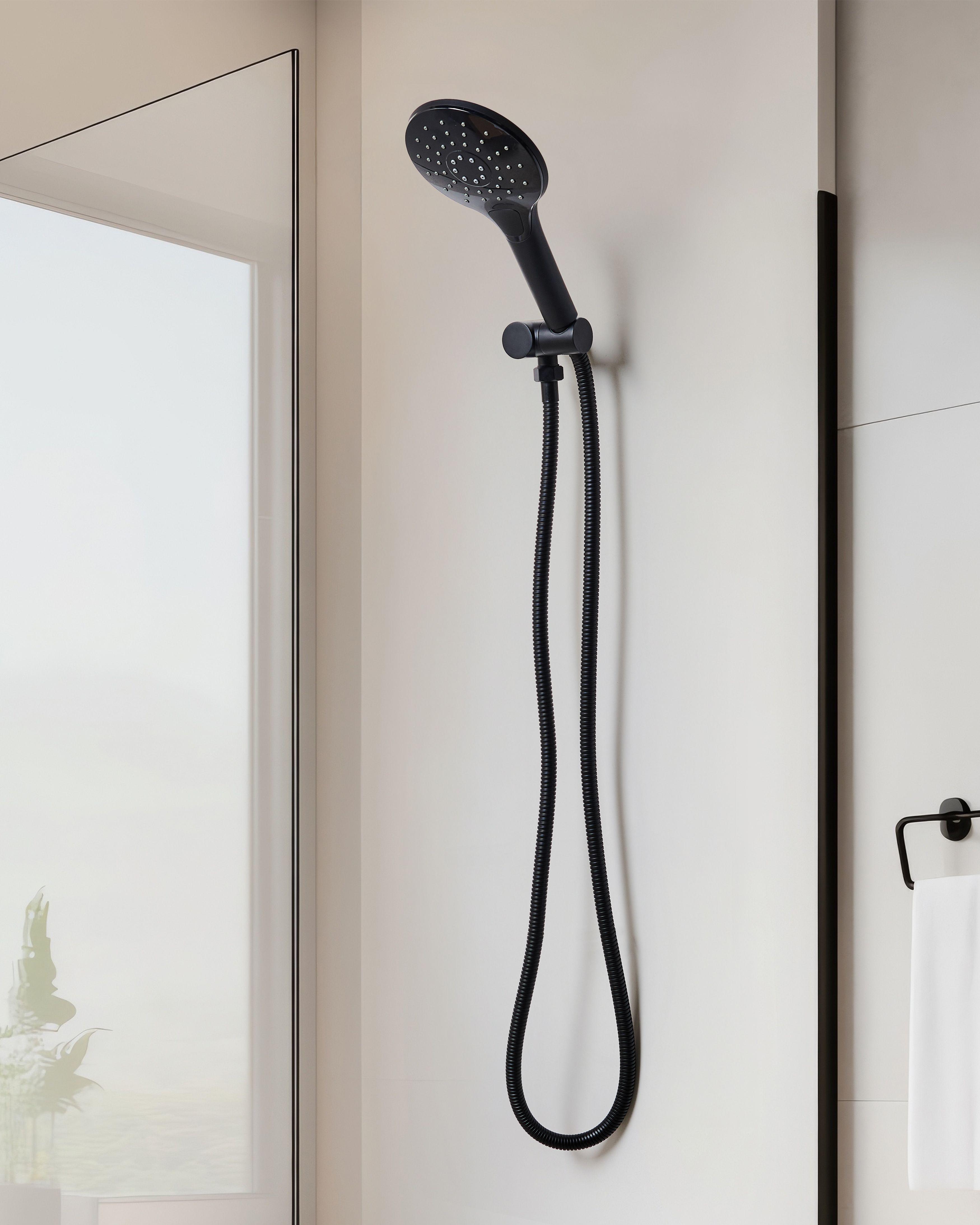 Beliani Duschkopf mit Schlauch aus ABS (robuster Kunststoff) Klassisch IQUIRA  