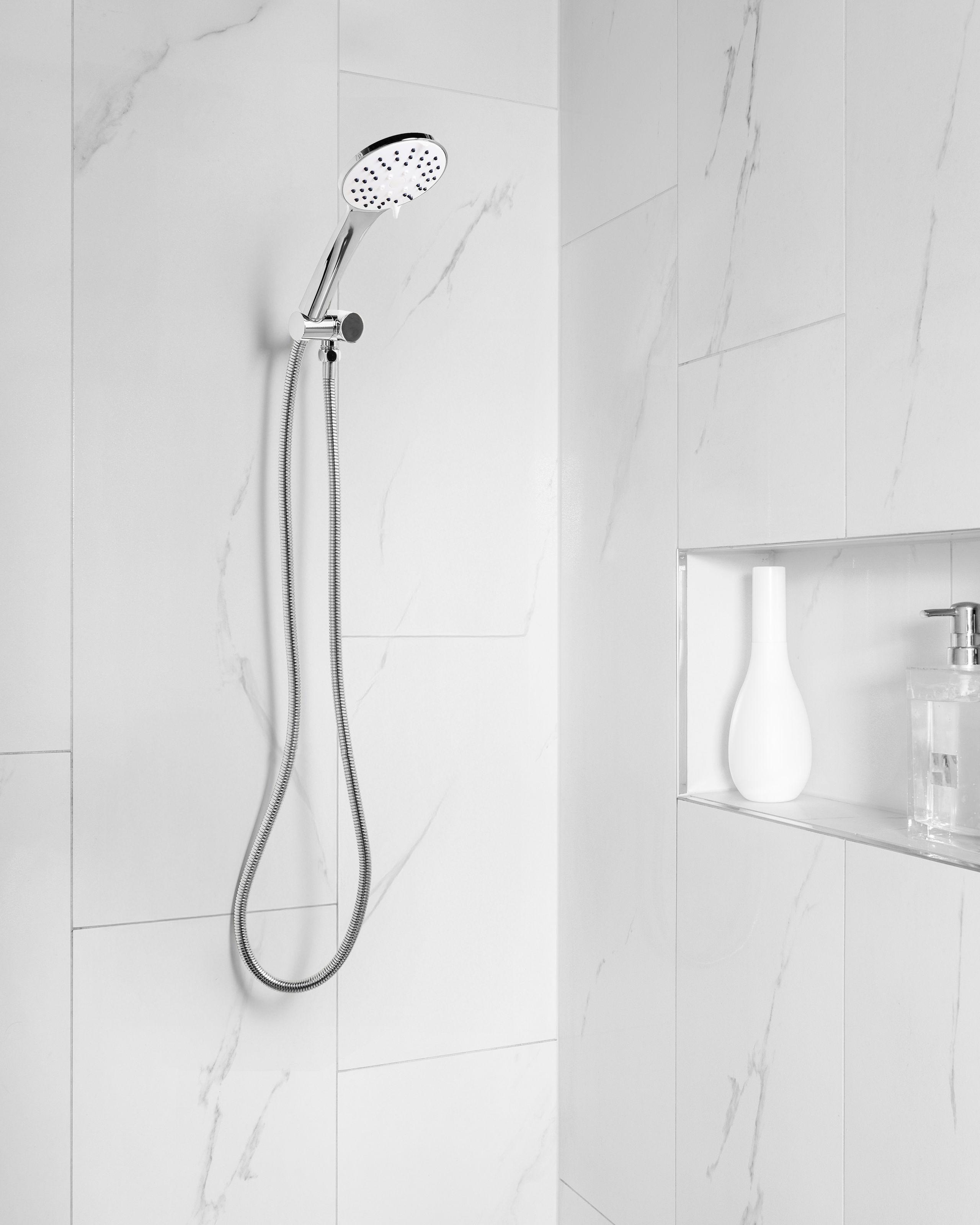 Beliani Duschkopf mit Schlauch aus ABS (robuster Kunststoff) Klassisch CHURUN  