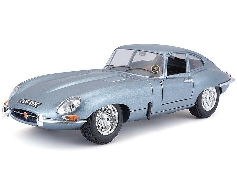 Image of 1:18 Jaguar E-Type Coupe 1961 Blau