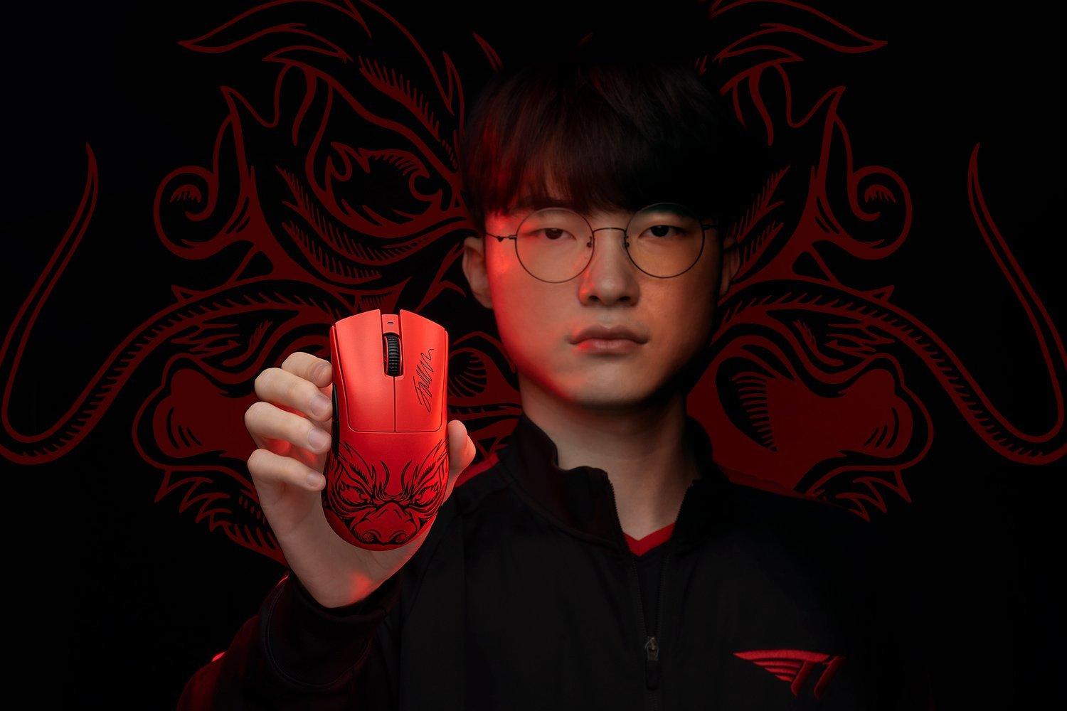 RAZER  DeathAdder V3 Pro - Faker Edition 