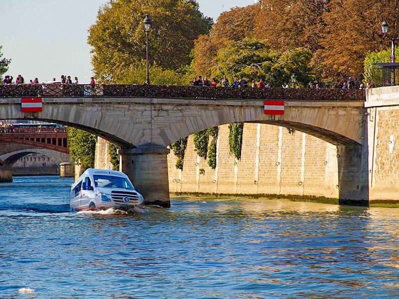 Smartbox  Bateau bus à Paris : 2h de balade avec coupe de champagne pour 2 - Coffret Cadeau 