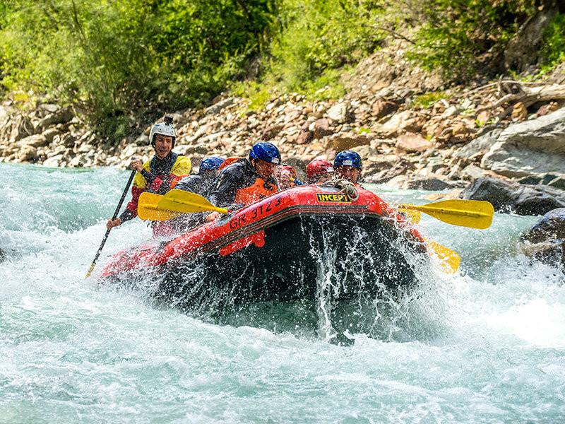 Smartbox  Descente sensationnelle en rafting dans les gorges de Giarsun pour 2 personnes - Coffret Cadeau 