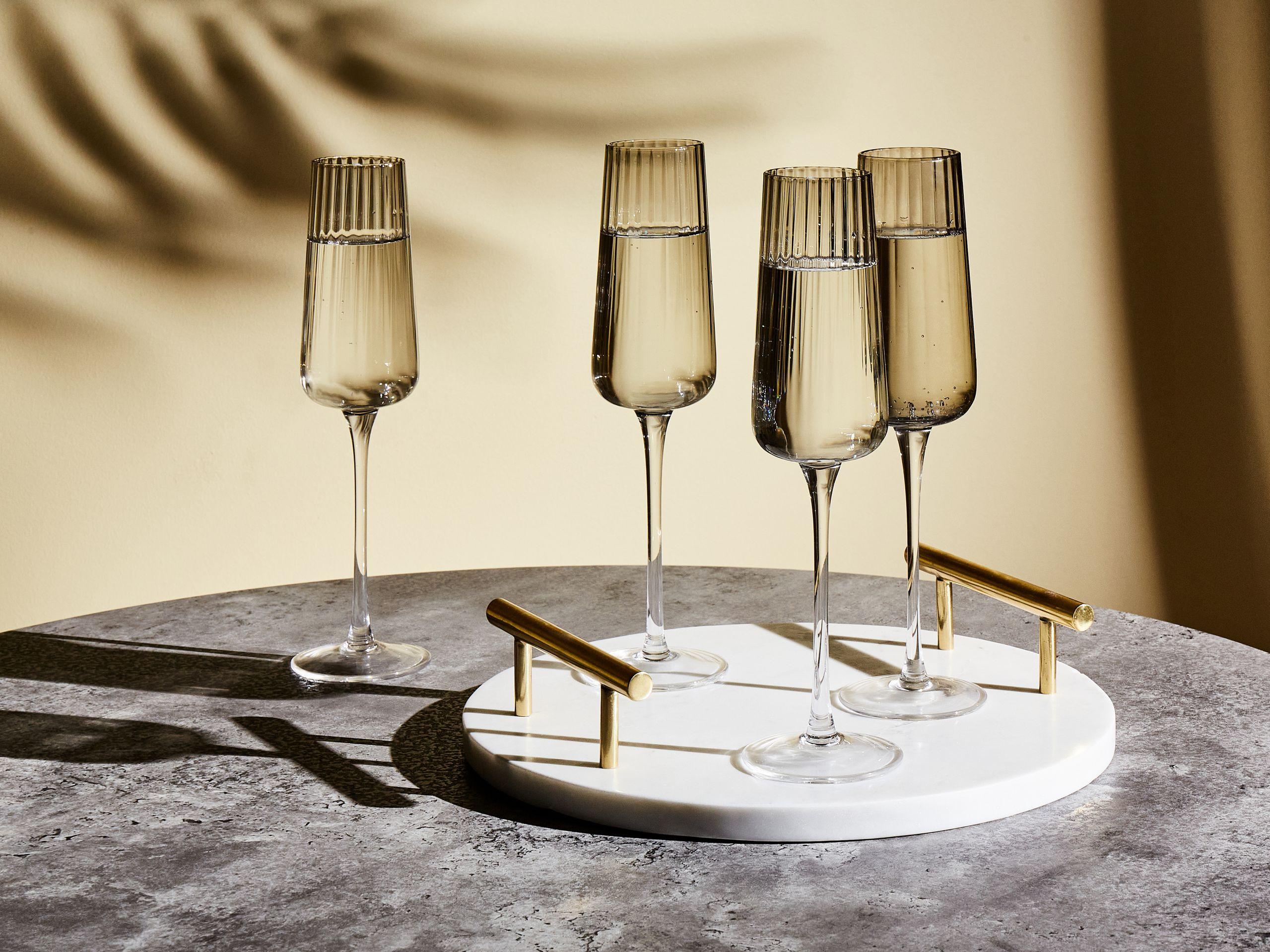 Beliani Champagnerflöten im 4er Set aus Glas Retro QUARTZ  