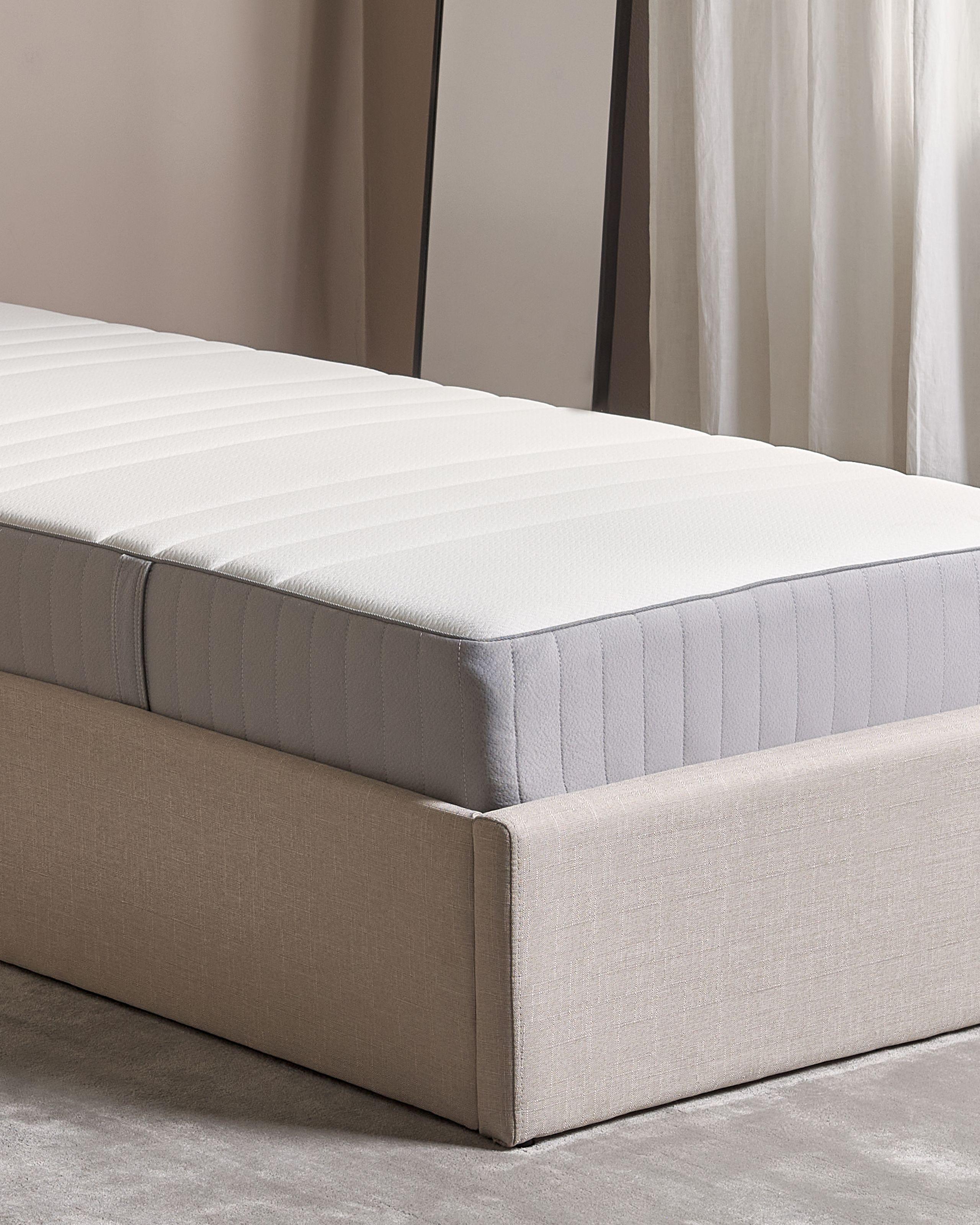 Beliani Matelas en Polyester CHEER - Dur  