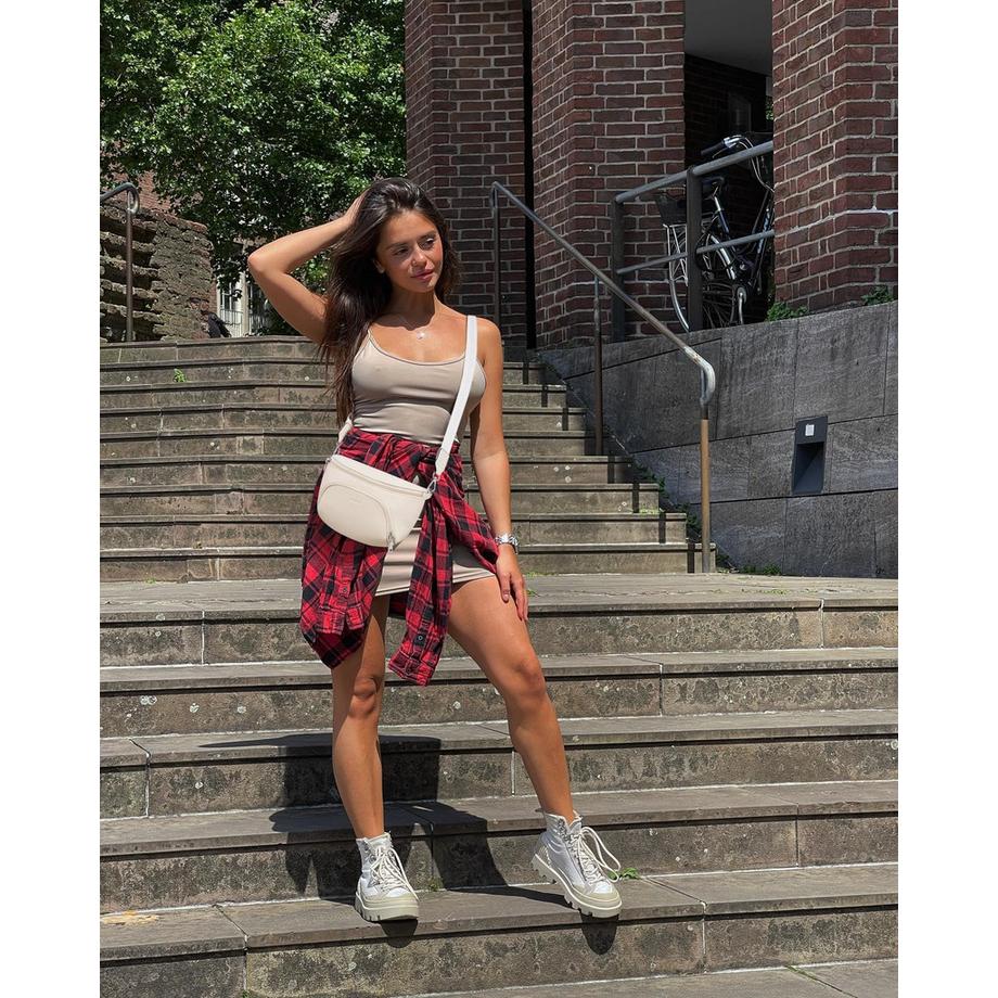 Only-bags.store Vegane Leder Umhängetasche mit RFID Blocker Kartenfach  