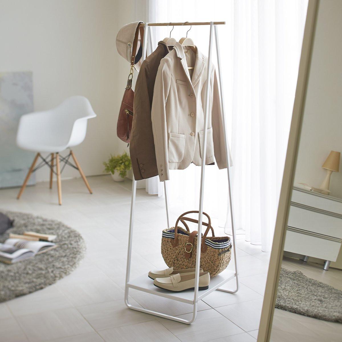 Yamazaki Kleiderständer aus Metall und Holz - H140 cm  