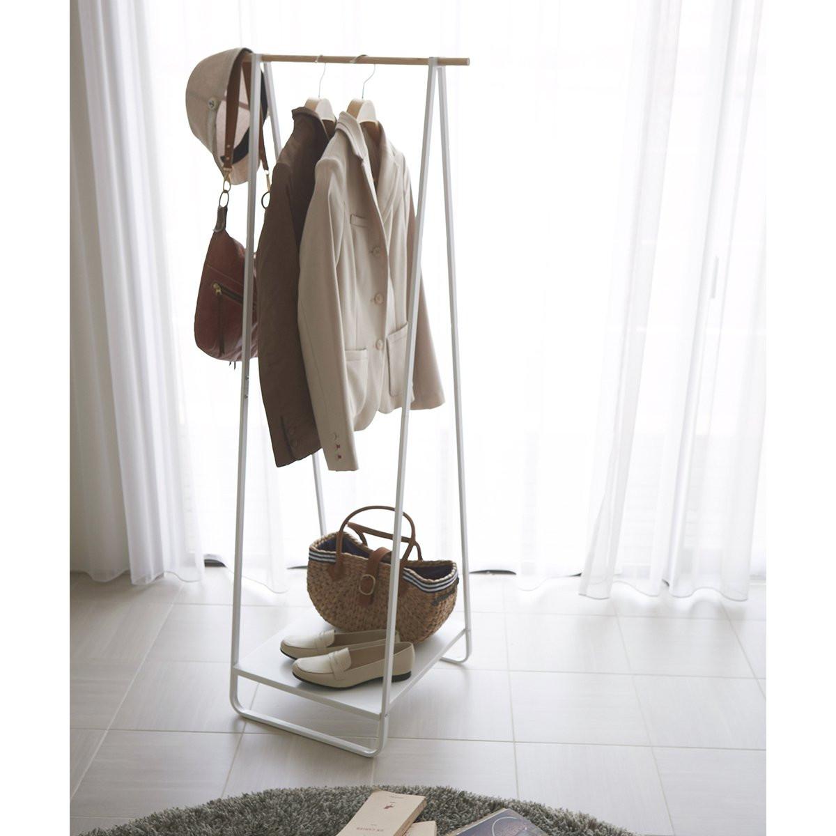 Yamazaki Kleiderständer aus Metall und Holz - H140 cm  