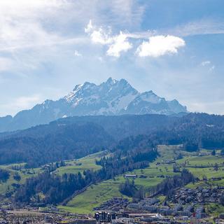 Geschenkidee  Helikopterrundflug über den Napf und Blick auf den Pilatus (für 2 Personen) 