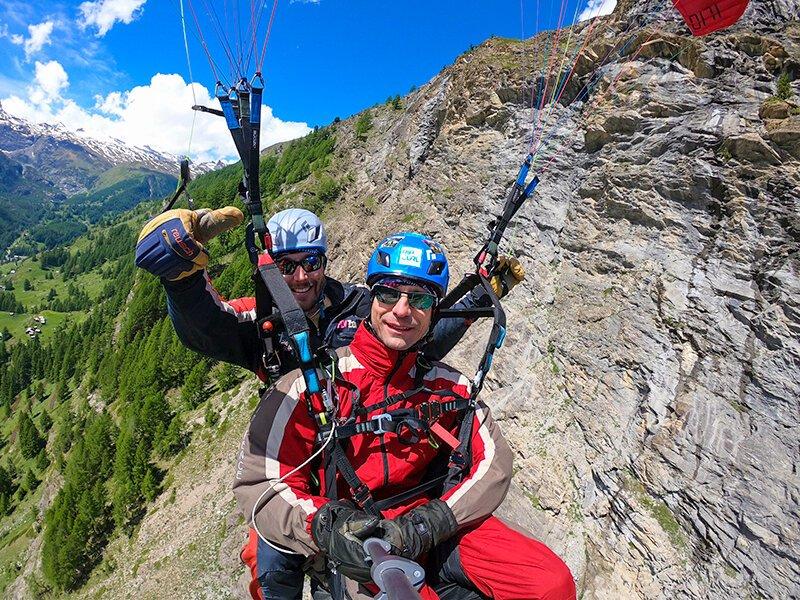 Smartbox  Magischer 25 Min. Gleitschirmflug in Zermatt, Kanton Wallis - Geschenkbox 