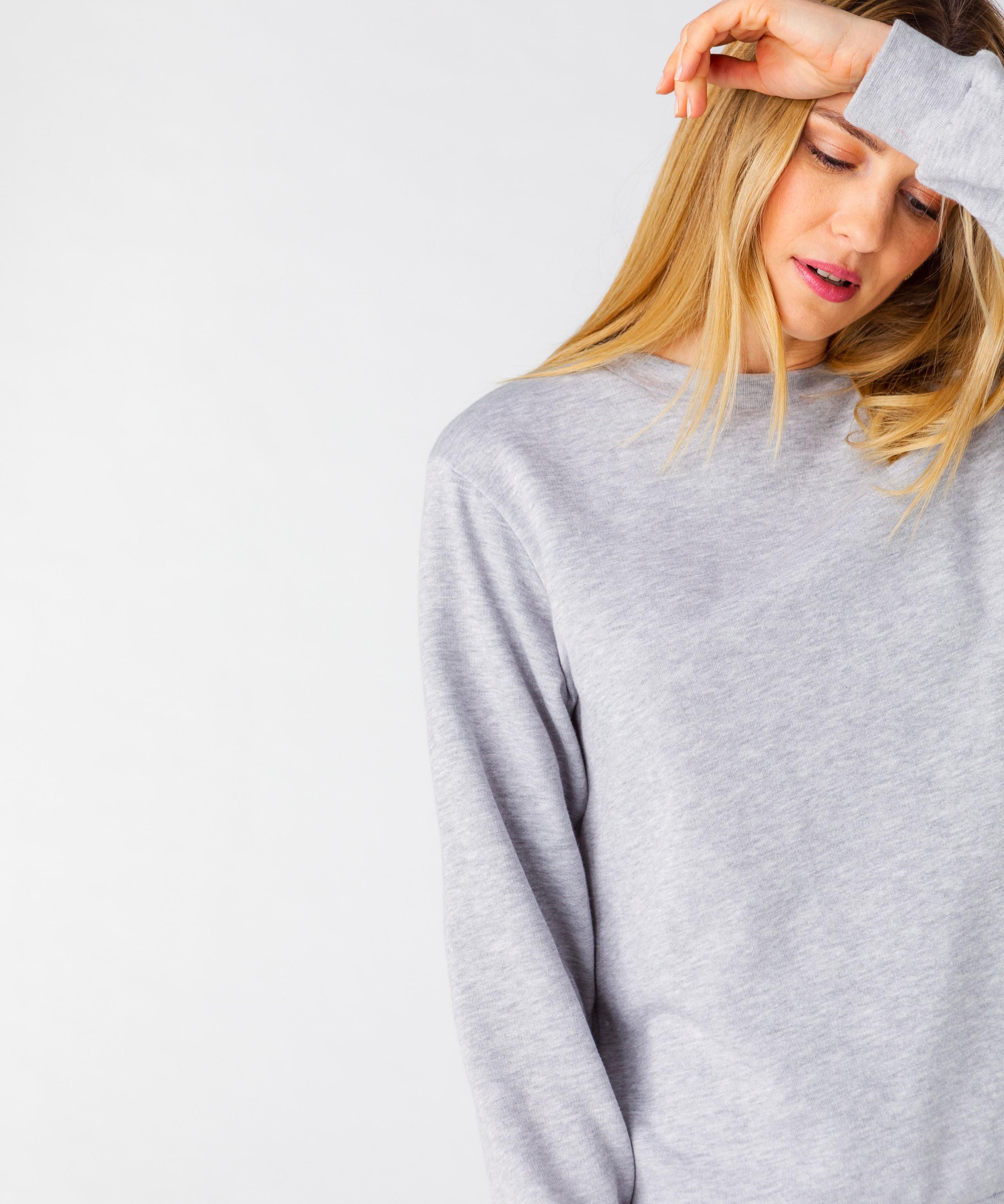 Damart  Sweat-shirt. 